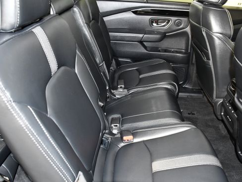 Certified 2025 Honda Pilot Touring image 46