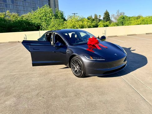 Used 2025 Tesla Model 3 Long Range RWD image 38