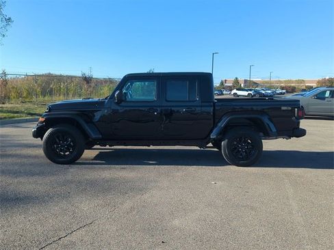 Certified 2023 Jeep Gladiator Sport image 6