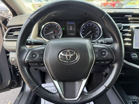 Used 2019 Toyota Camry SE w/ Convenience Package FWD image 12