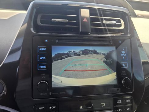 Used 2016 Toyota Prius Four FWD image 11