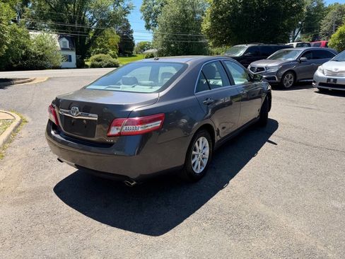 Used 2010 Toyota Camry XLE FWD image 7