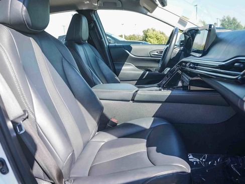 Used 2021 Toyota Mirai XLE w/ Advanced Technology Package image 16