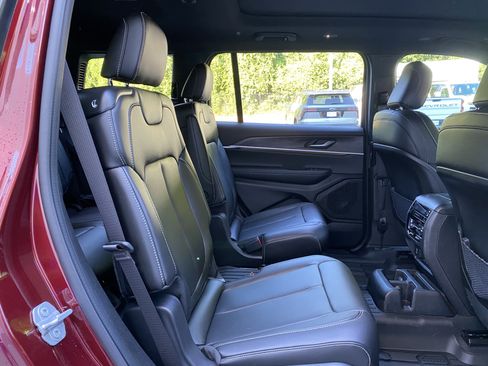 Used 2025 Jeep Grand Cherokee L Limited w/ Trailer Tow Package AWD/4WD image 36