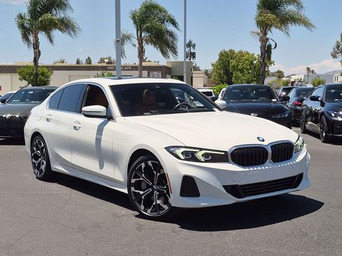 Used 2025 BMW 330i Sedan w/ Convenience Package RWD image 2