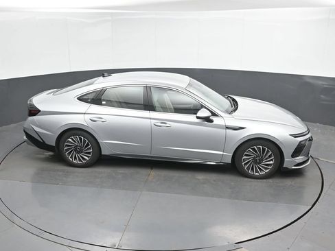 Used 2025 Hyundai Sonata SEL FWD image 32