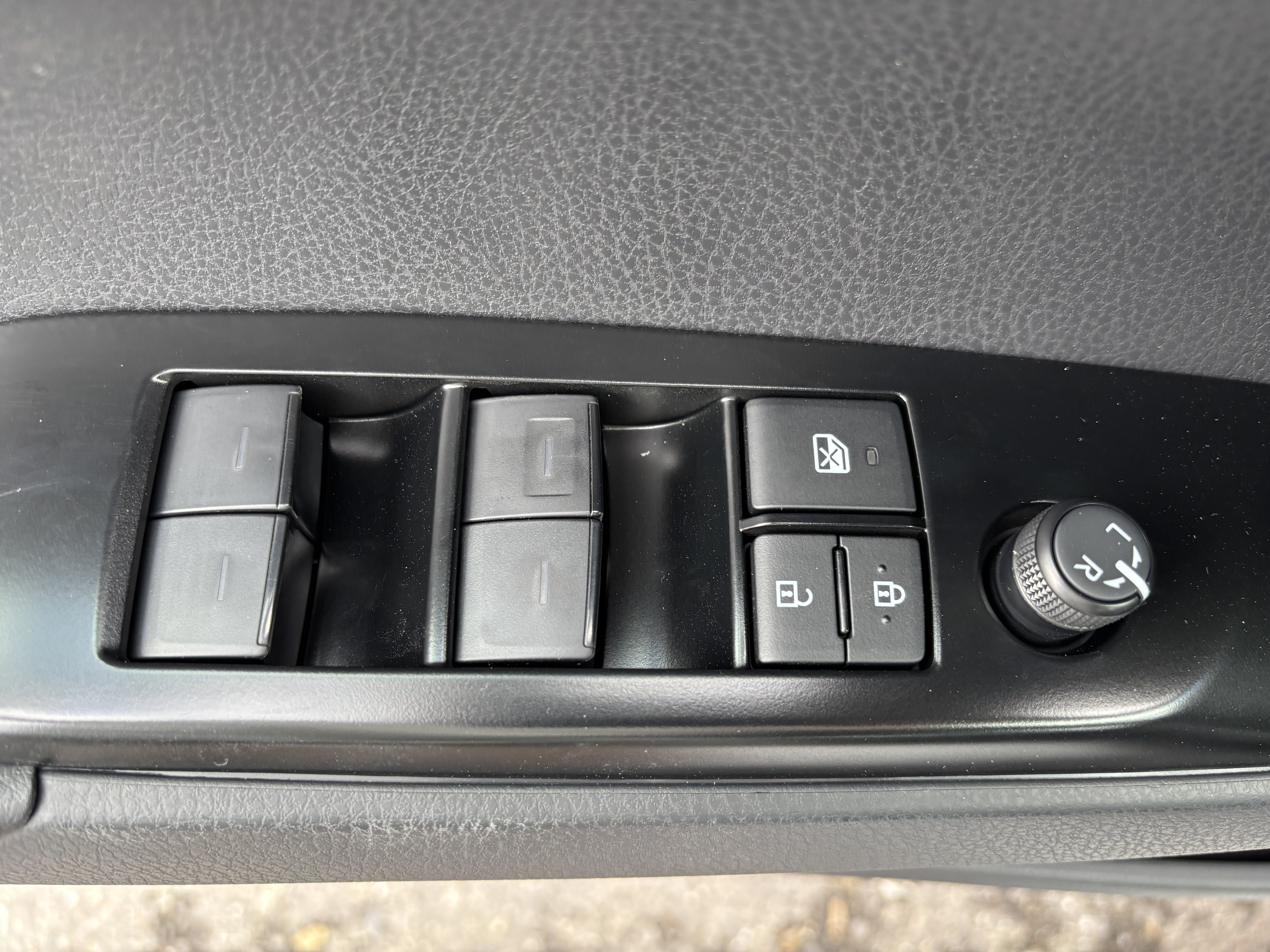 Certified 2026 Toyota Camry Hybrid w/ Multimedia Upgrade Package FWD image 17