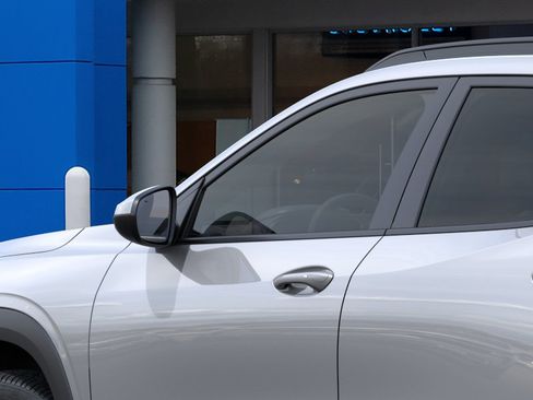New 2026 Chevrolet Trax LT FWD image 12