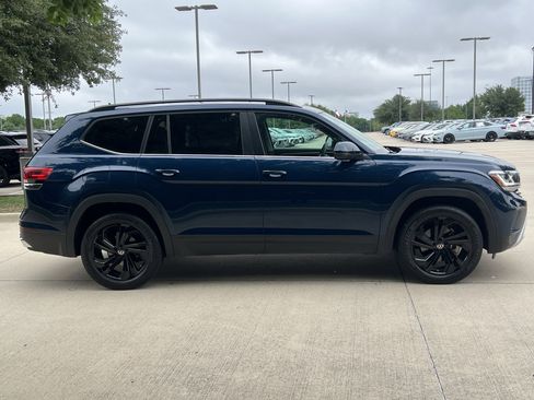 Certified 2023 Volkswagen Atlas SE w/ Panoramic Sunroof Package FWD image 11