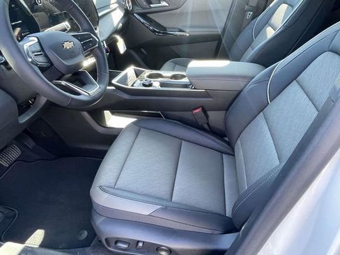 New 2026 Chevrolet Equinox LT w/ Convenience Package II image 11