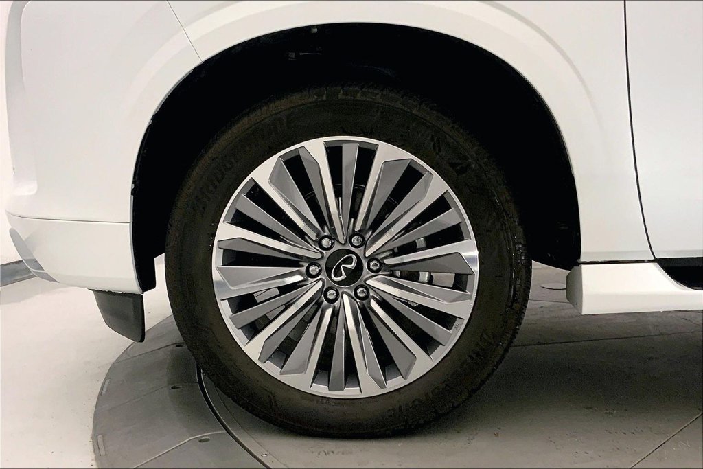 Used 2025 INFINITI QX80 Luxe AWD/4WD image 8