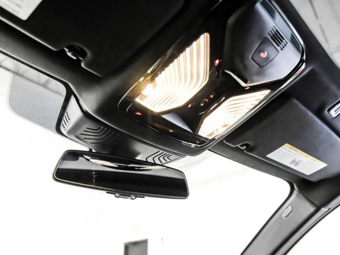 Used 2019 BMW M550i xDrive image 37