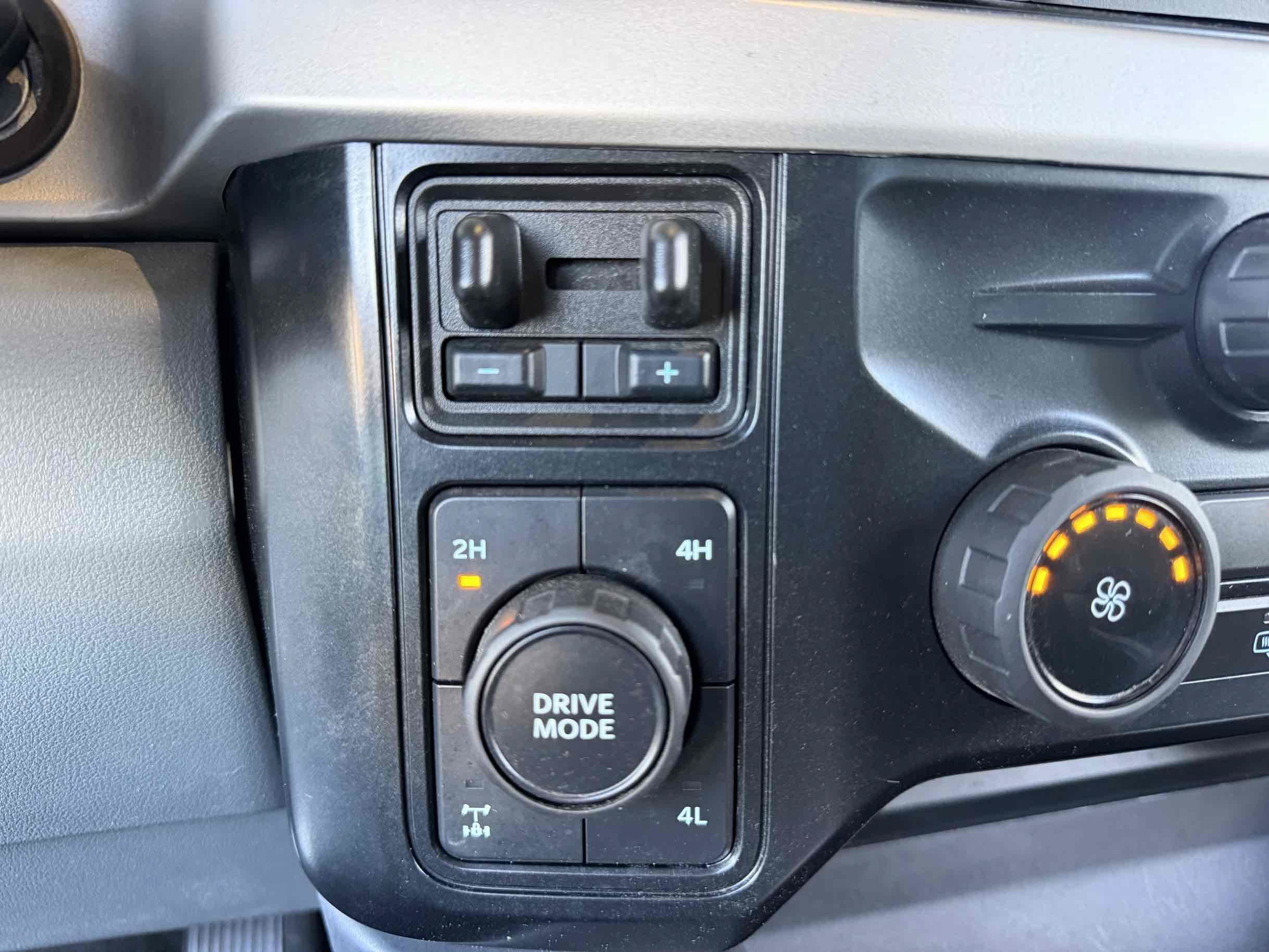 Used 2025 Ford F250 XLT w/ FX4 Off-Road Package AWD/4WD image 17