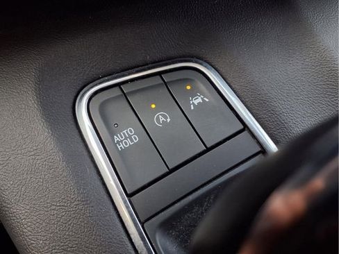 Used 2024 Cadillac Escalade Premium Luxury w/ Performance Package image 10