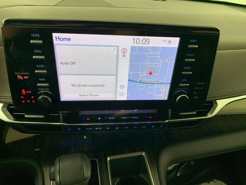 Used 2021 Toyota Sienna Platinum image 11