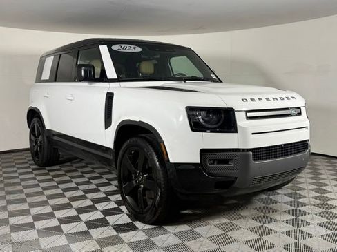 Certified 2025 Land Rover Defender 110 V8 AWD/4WD image 10