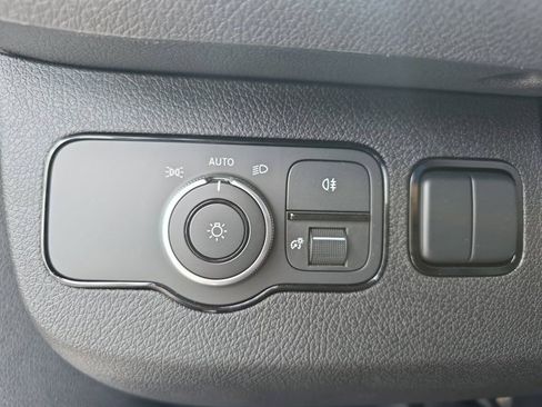 Used 2025 Mercedes-Benz Sprinter 2500 image 21