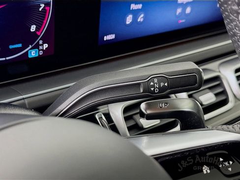 Used 2024 Mercedes-Benz GLS 63 AMG 4MATIC image 21