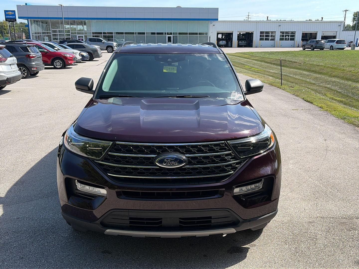Used 2023 Ford Explorer XLT w/ Equipment Group 202A AWD/4WD image 8