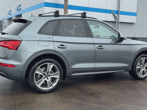 Used 2019 Audi Q5 Prestige w/ Prestige Package image 2