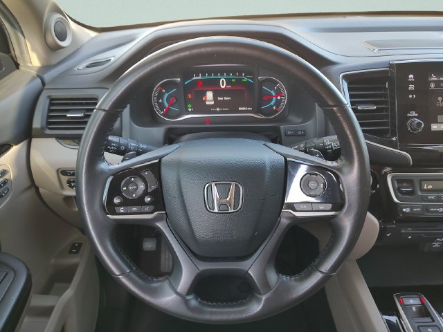 Used 2020 Honda Pilot Touring image 11