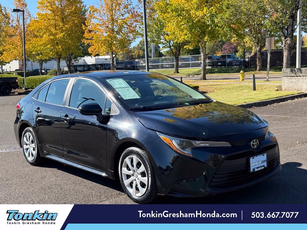 Used 2024 Toyota Corolla LE FWD image 1
