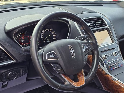Used 2016 Lincoln MKX Reserve w/ Climate Package AWD/4WD image 29