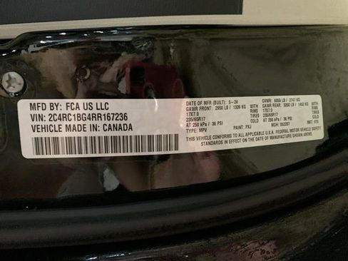 Used 2024 Chrysler Pacifica Touring-L image 20