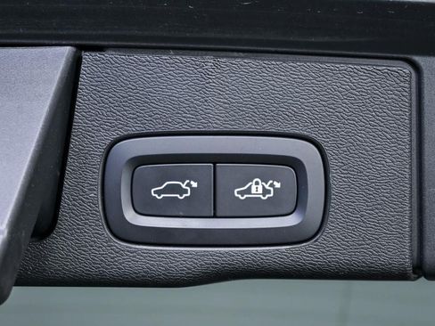 Certified 2024 Volvo XC60 B5 Ultimate AWD/4WD image 33