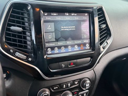 Used 2020 Jeep Cherokee Limited AWD/4WD image 19