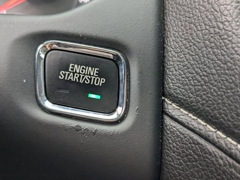 Used 2021 GMC Acadia SLE w/ Driver Convenience Package image 28