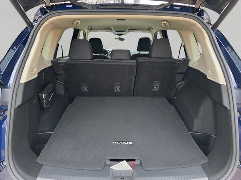 Used 2024 Nissan Rogue SV image 8