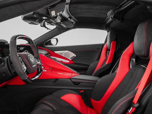 Used 2024 Chevrolet Corvette Z06 w/ Z07 Performance Package RWD image 16