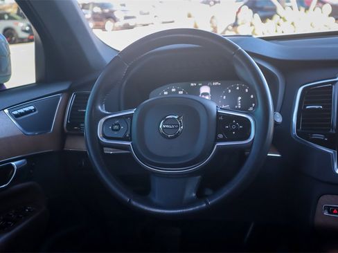 Used 2022 Volvo XC90 T6 Momentum w/ Advanced Package image 23
