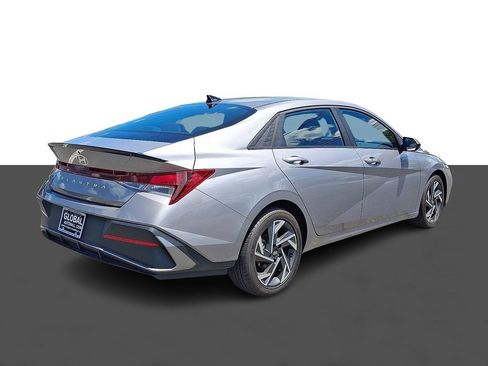 Used 2025 Hyundai Elantra Sport w/ Cargo Package FWD image 7