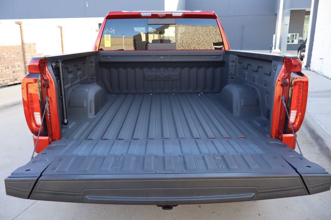 Used 2025 GMC Sierra 1500 AT4 w/ AT4 Premium Package AWD/4WD image 29