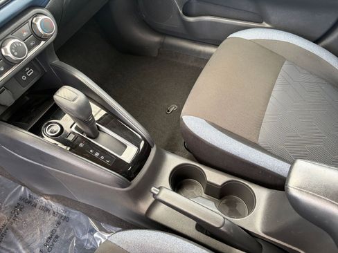 Used 2025 Nissan Versa SV FWD image 40