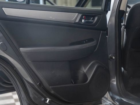 Used 2018 Subaru Outback 2.5i Premium image 33