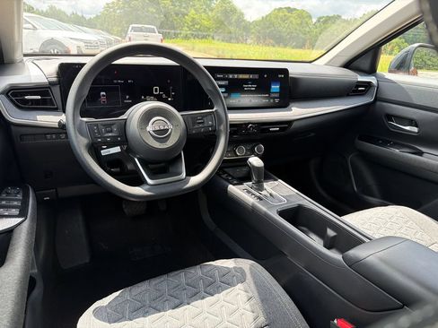 Used 2025 Nissan Kicks SV w/ SV Premium Package FWD image 22