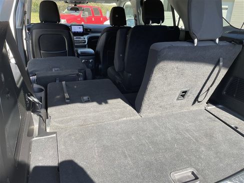 Used 2020 Ford Explorer XLT w/ Comfort Package image 26