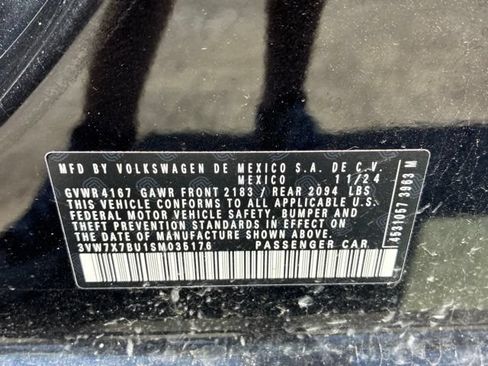 Used 2025 Volkswagen Jetta SE FWD image 21
