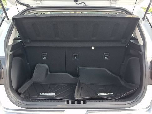 Used 2024 Hyundai Venue SEL FWD image 29
