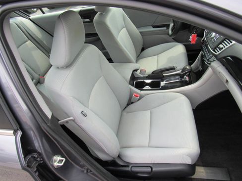 Used 2017 Honda Accord LX image 26