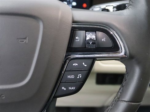 Used 2021 Lincoln Navigator L Reserve w/ Luxury Package image 39