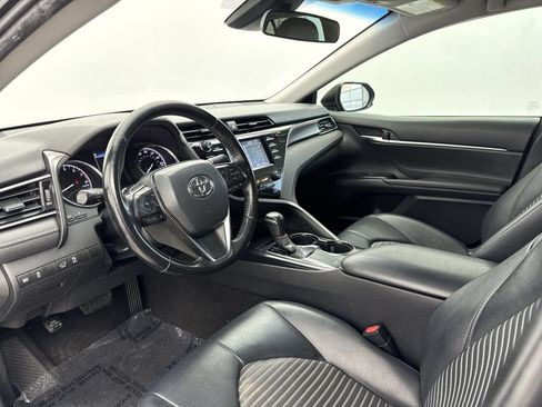 Used 2019 Toyota Camry SE FWD image 12