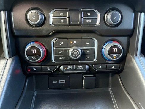 Used 2022 Chevrolet Tahoe Z71 w/ Luxury Package image 12