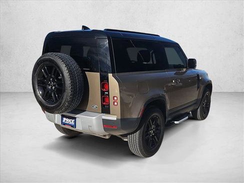 Used 2023 Land Rover Defender 90 S image 5