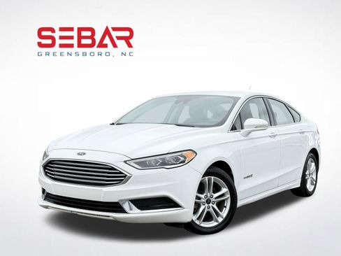 Used 2018 Ford Fusion SE w/ Equipment Group 602A FWD image 1