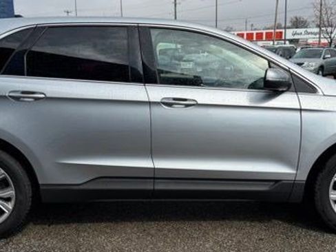 Used 2020 Ford Edge Titanium w/ Equipment Group 301A FWD image 6