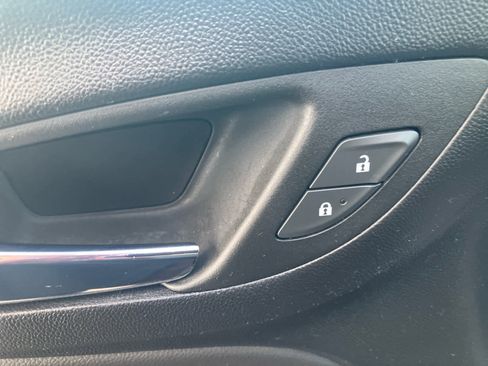 Used 2022 Chevrolet Equinox LT image 12